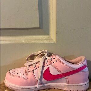 Nike Kids Sneakers in Light and Dark Pink